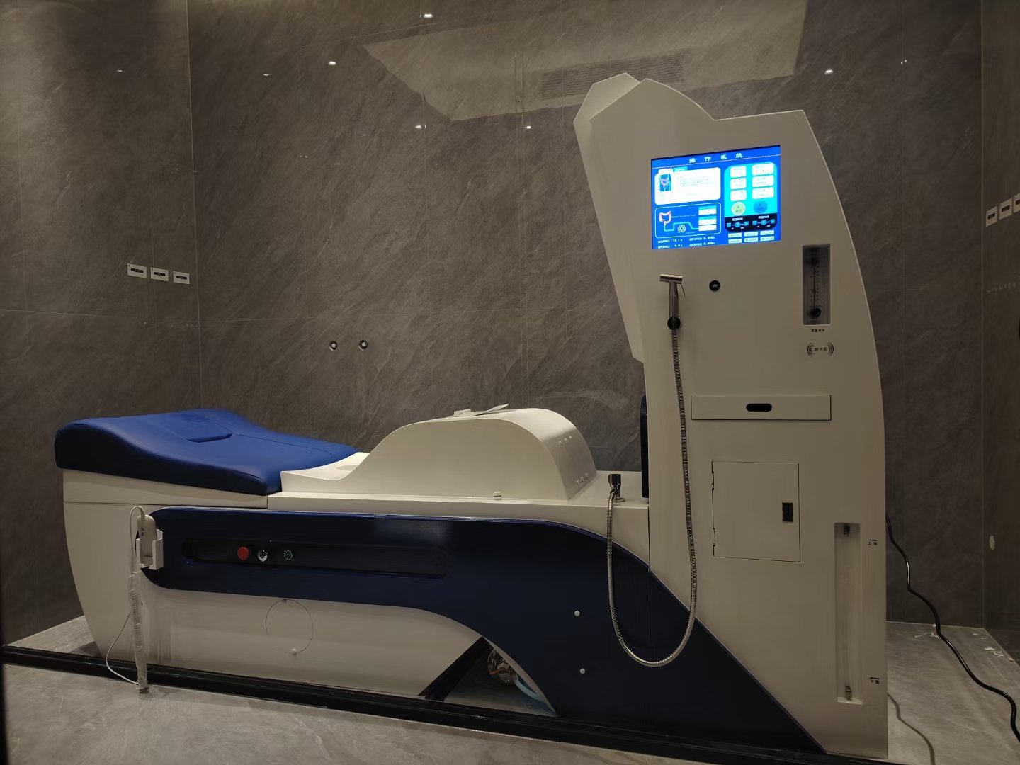 MAIKONG colon hydrotherapy open system in modern clinic setting