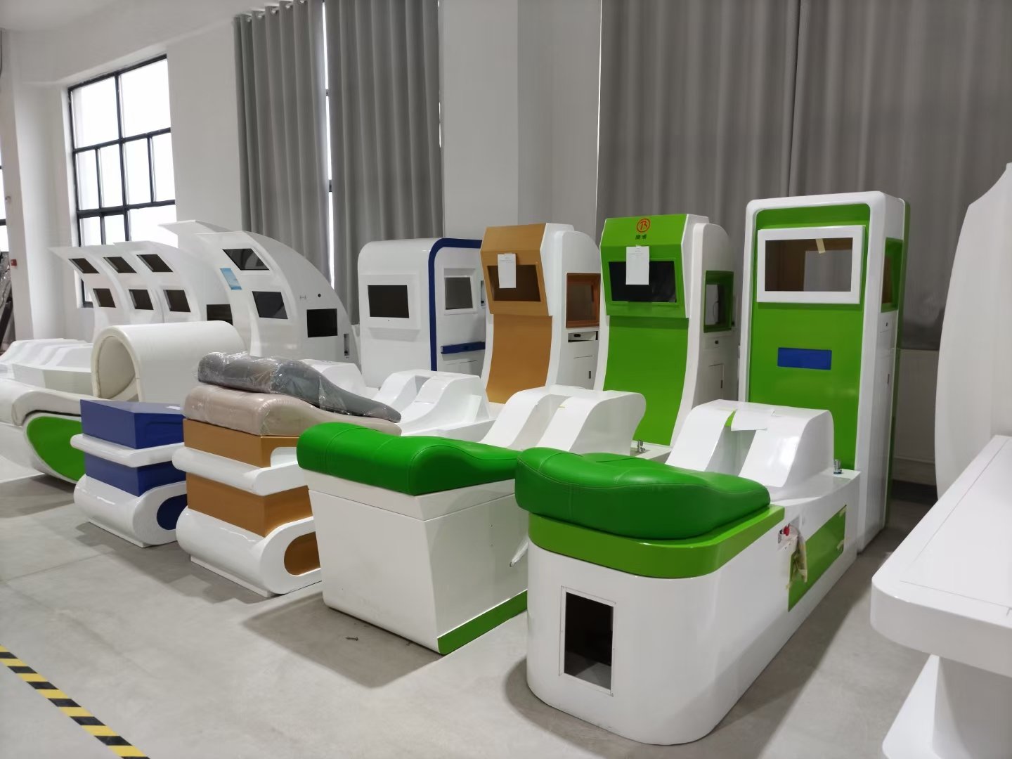 MAIKONG production line showing colonic machine assembly process