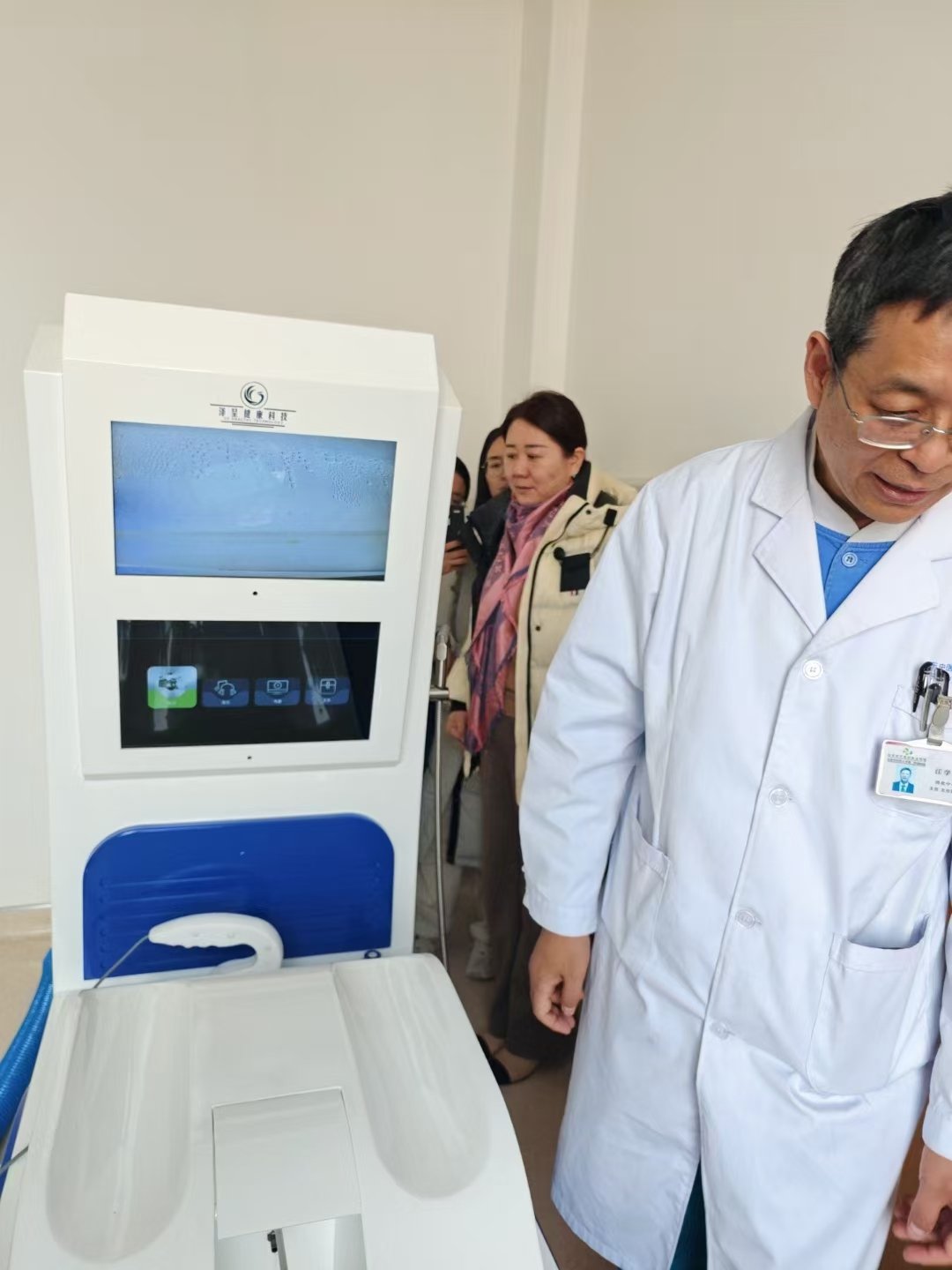 mid-range colonic hydrotherapy system in clinical use