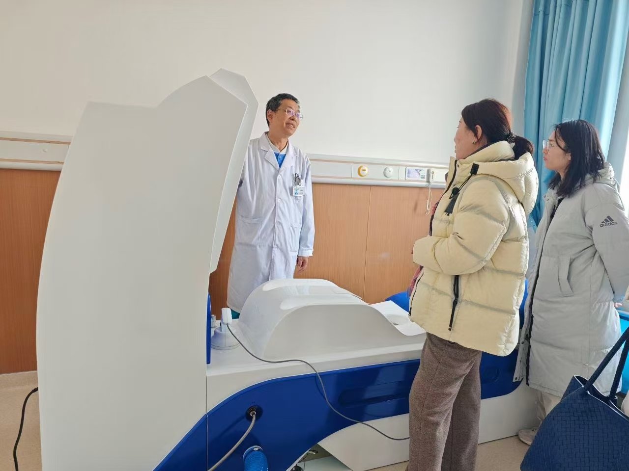 mid-range colonic hydrotherapy system in clinical use