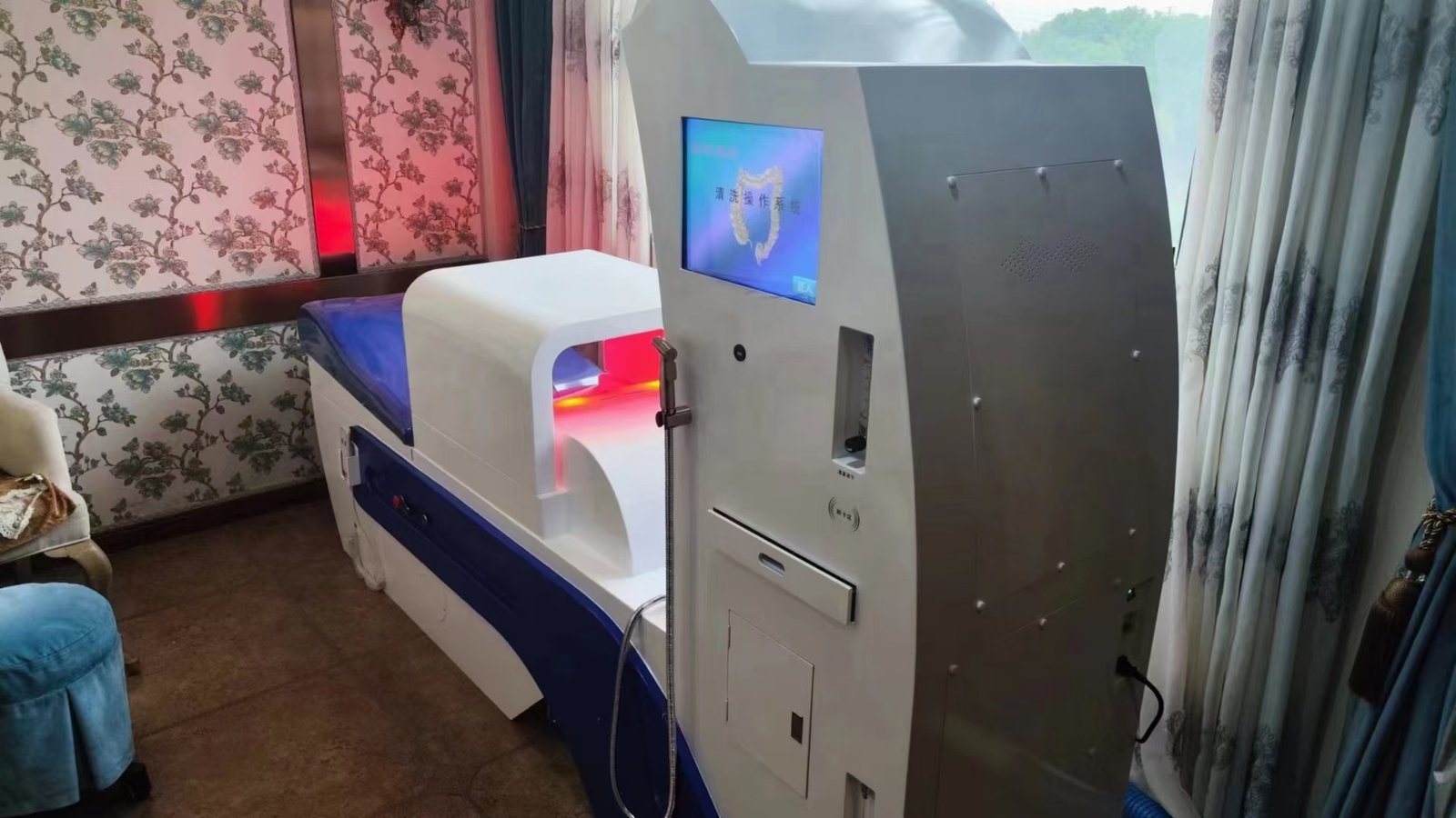 Comparison of different colonic machine brands and features