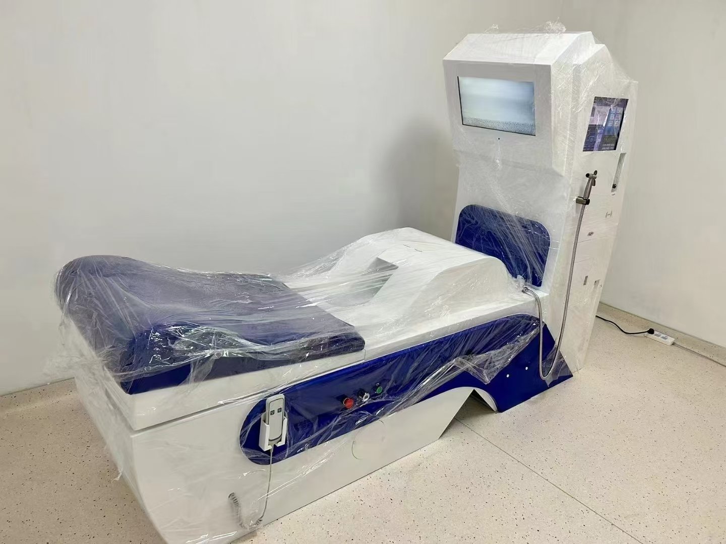 libbe colonic machine in modern hydrotherapy clinic setting
