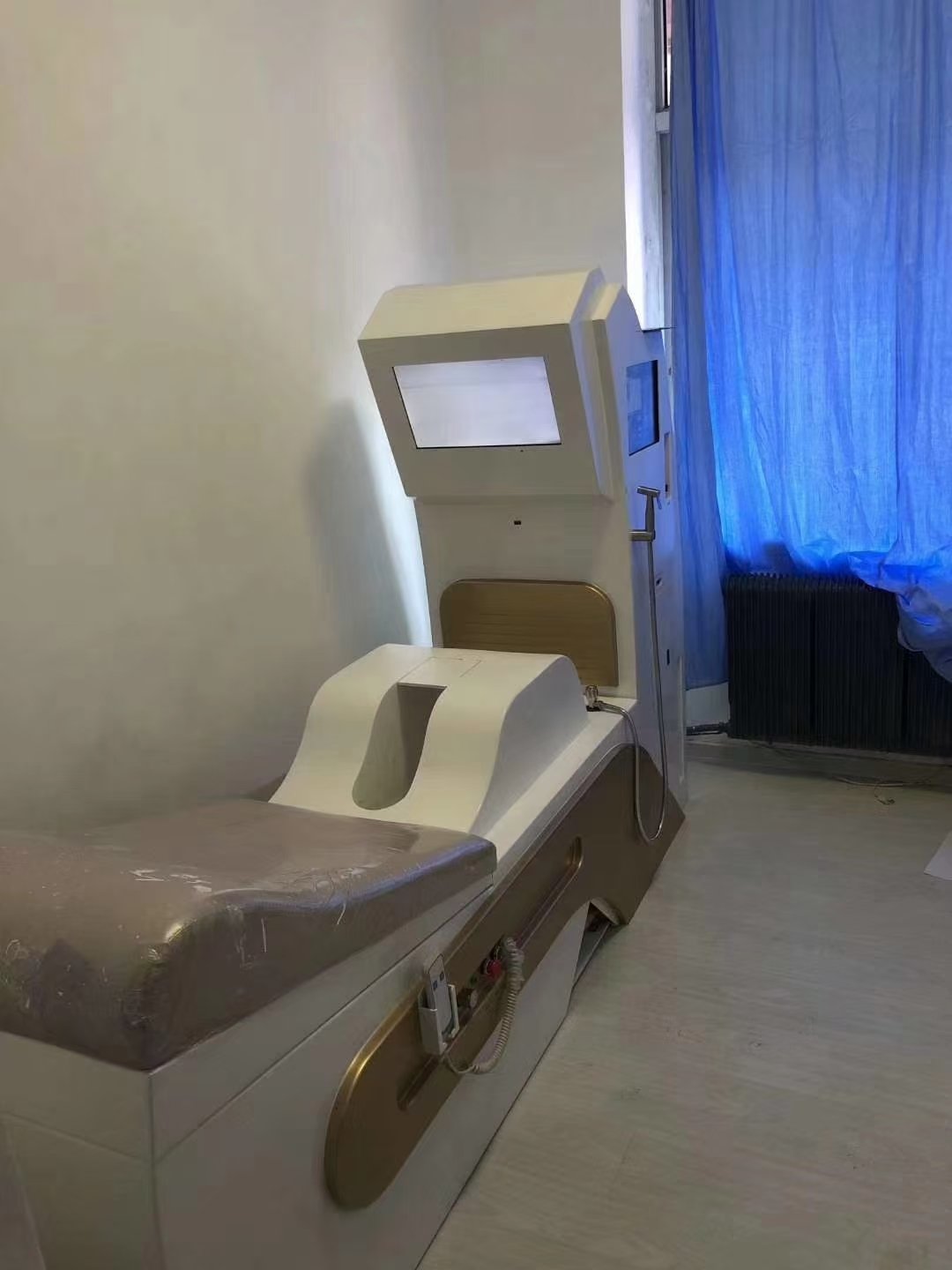 Dotolo Toxygen colonic machine closed-system design