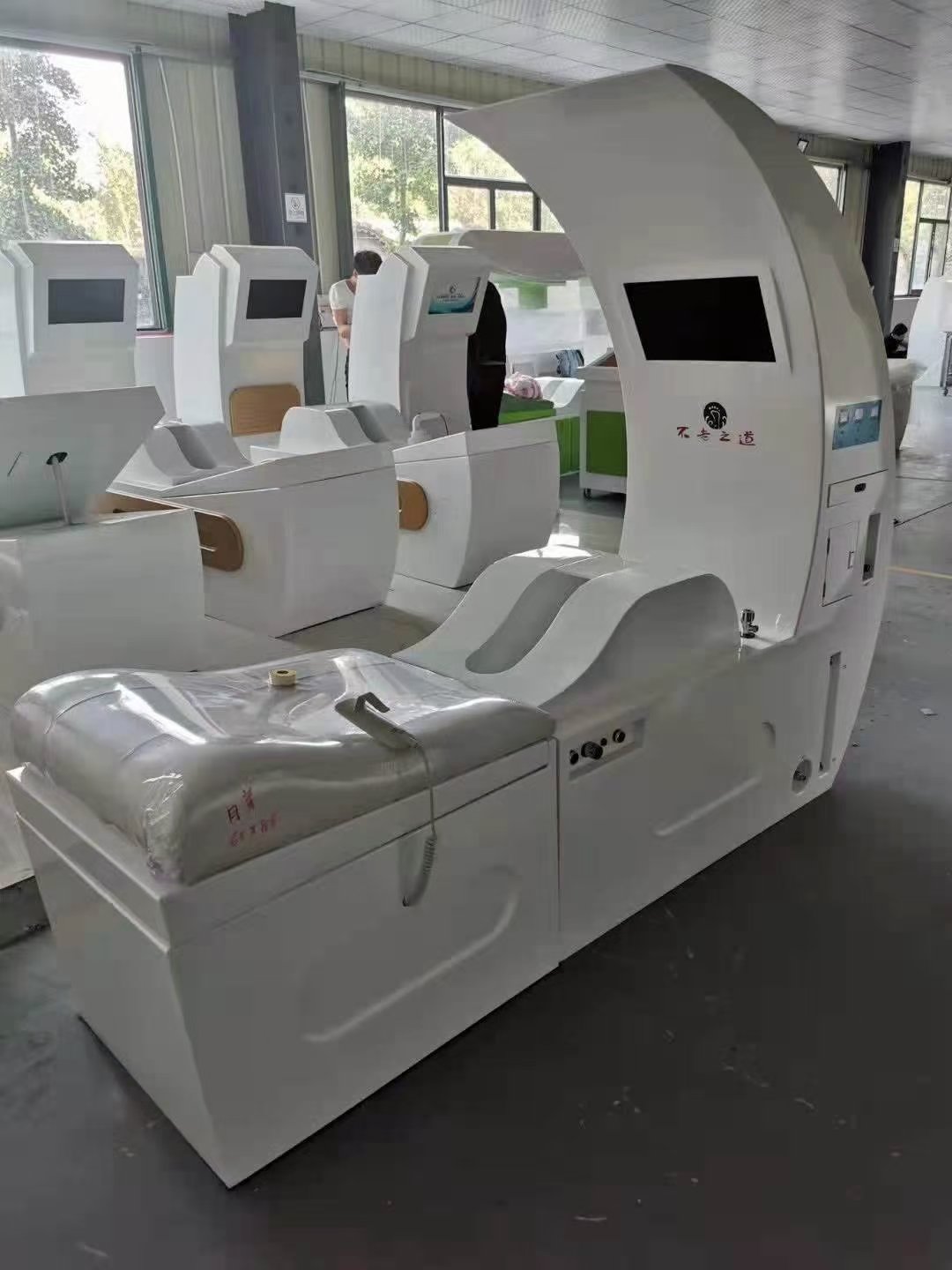 side by side comparison of different colonic machine models